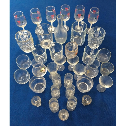 383 - A mixed lot of assorted glassware. Includes 6 XMAS Wine Goblets, beer tankards etc.