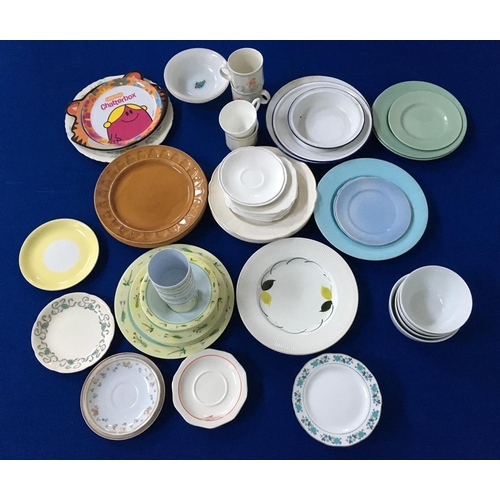 388 - A mixed lot of various chinaware.