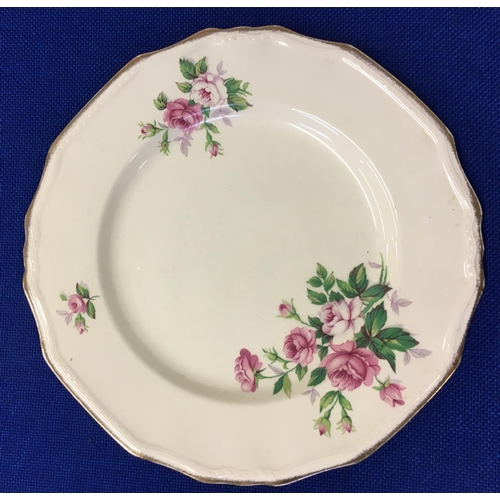 390 - A mixed lot of quality chinaware. Includes 2 Royal Worcester teacups & saucers, 2 Alfred meakin plat... 