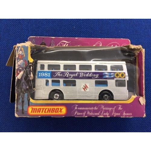 139 - A Matchbox Superkings Silver Jubilee Bus K-15 & a Royal Wedding Bus from 1981.
Both models in very g... 