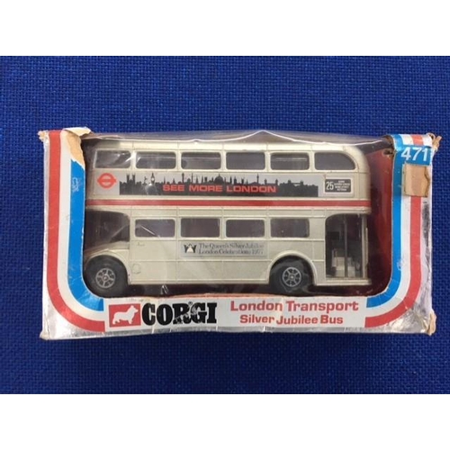 135 - A Corgi Silver Jubilee bus from 1976.
Bus in excellent condition, box a little tatty.