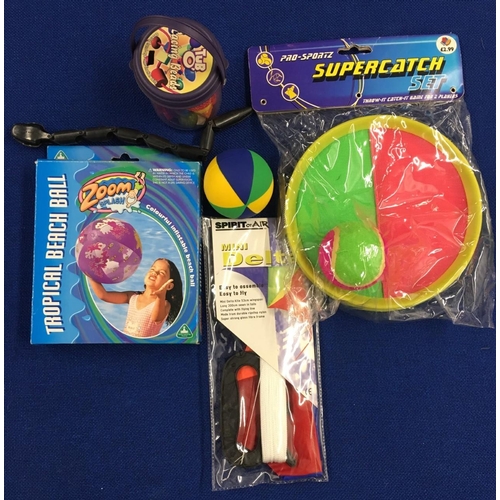 251 - A mixed lot of outdoor toys, mostly new/unopened. Includes a beach Ball, Kite, Lacing Beads etc.Sele... 