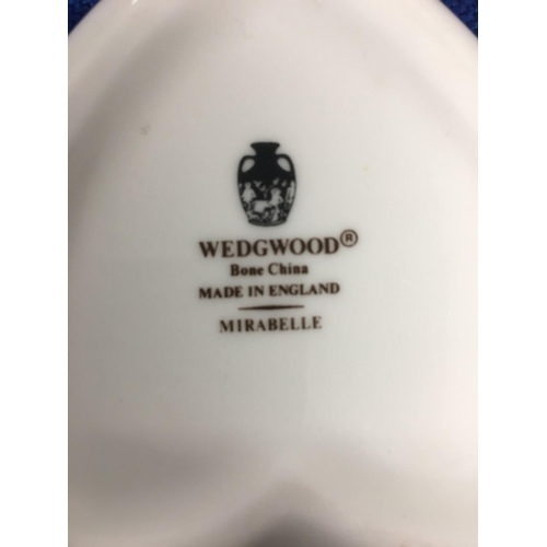 418 - A pretty Wedgwood 