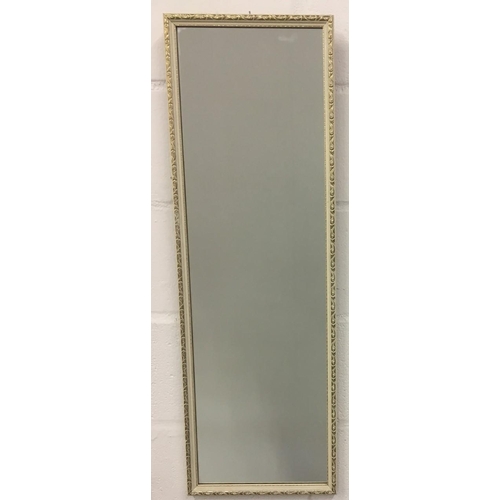 685 - A retro white/gold painted framed mirror.
Dimensions(cm) H95 W32 D3