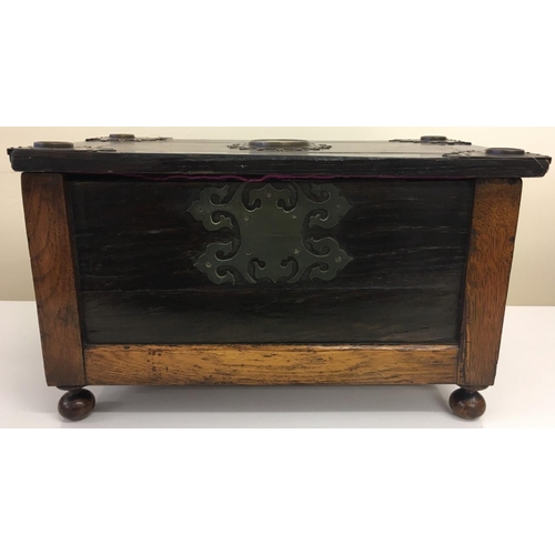 103 - A lovely antique oak work box. Hinged lid, with decorative metalwork to front, top & sides.
Dimensio... 