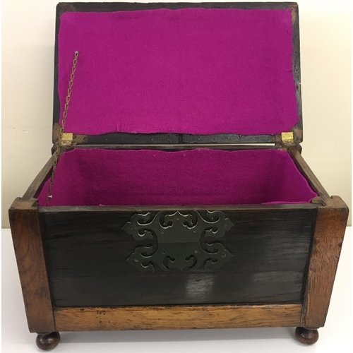 103 - A lovely antique oak work box. Hinged lid, with decorative metalwork to front, top & sides.
Dimensio... 