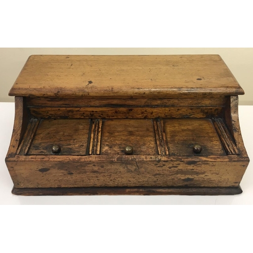 87 - A 19th century oak desk set.
Dimensions(cm) H10 W27 D16