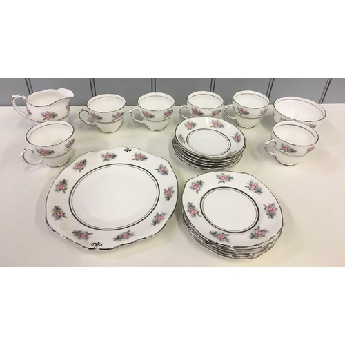 542 - A bone china 