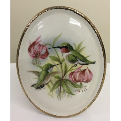 474 - A mixed lot of five pieces.
A mini vase by 