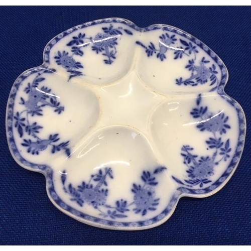 480 - A mixed lot of seven pieces of willow pattern ceramics. Includes Wedgwood, Doulton, Minton, Spode.