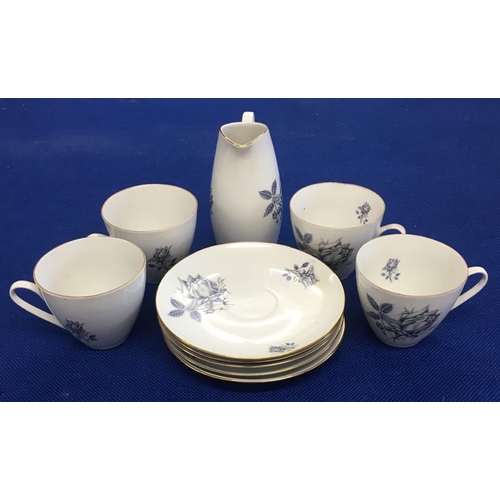 549 - A pretty teaset 