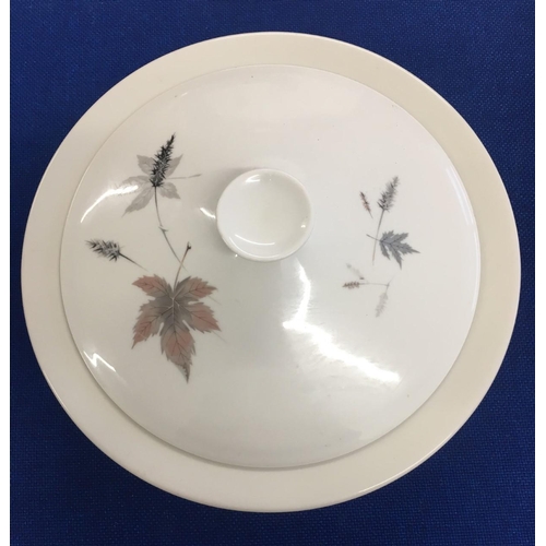 541 - A large collection of Royal Doulton 