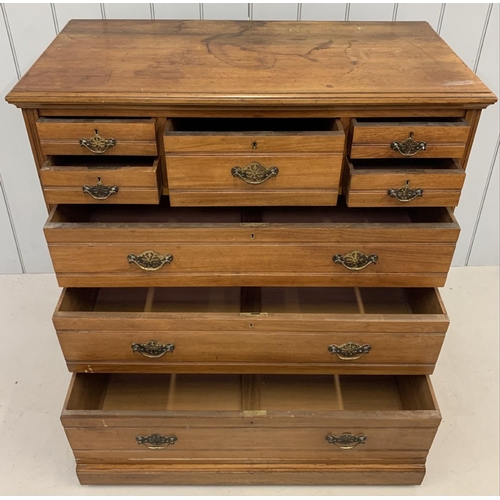 62 - A stunning, oak, Edwardian chest of drawers. Five over three drawers. Brass handles. No key present.... 