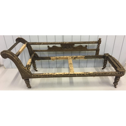 147 - An antique Chaise Longue Frame for reupholstering.
Dimensions(cm) H67 W174 D61