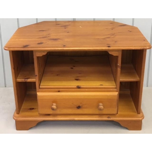 200 - A Pine TV stand. Single shelf over deep, single drawer.
Dimensions(cm) H61 W85 D50