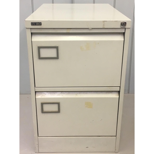 204 - A 2-drawer, grey, metal filing cabinet.
No key present.
Dimensions(cm) H 73 W46 D63