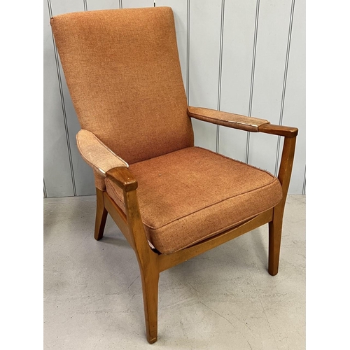 107 - A vintage, upholstered, Parker Knoll lounge chair - model RK964.
Dimensions(cm) H95(44 to seat), W65... 