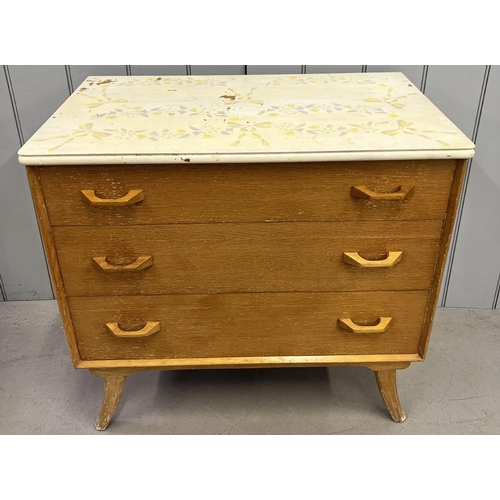 109 - A vintage, bedroom chest of drawers. Part-pained/stenciled, with splayed legs.
Dimensions(cm)H70, W8... 