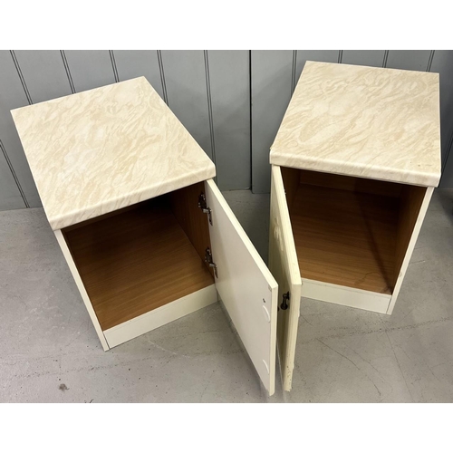 133 - A pair of vintage bedside cabinets.
Dimensions(cm) H59, W40, D52.