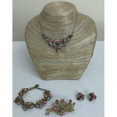 392 - A lovely, vintage costume jewellery set. Includes necklace, brooch, earrings & bracelet.