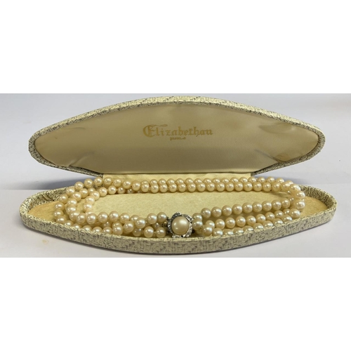 399 - A vintage, boxed, simulated pearl necklace by Elizabethan Pearls.