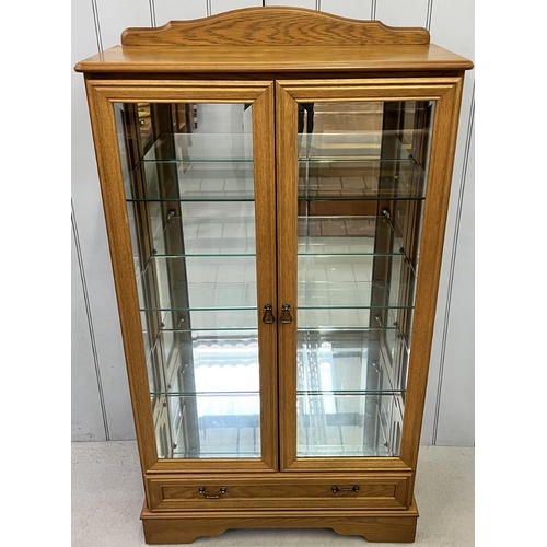 56 - A vintage display cabinet, with glazed doors/sides/shelves & mirrored back. Dimensions(cm) H152, W82... 