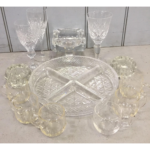 286 - A mixed lot of vintage glassware. Includes crystal glasses, hors d'oeuvres dish, ashtray, miniature ... 