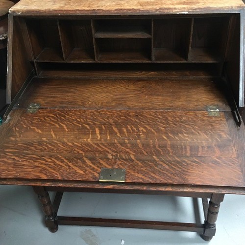 109 - An Edwardian oak bureau. Fall-front, with two drawers below. Dimensions(cm) H97 W75 D42