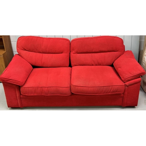 138 - A pair of red fabric sofa's. 
Dimensions(cm): H67 (To seat)47 W200/170 D92