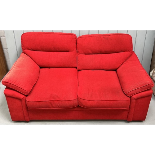 138 - A pair of red fabric sofa's. 
Dimensions(cm): H67 (To seat)47 W200/170 D92