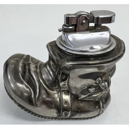 476 - A vintage, Japanese, table lighter in the form of a boot with mouse.