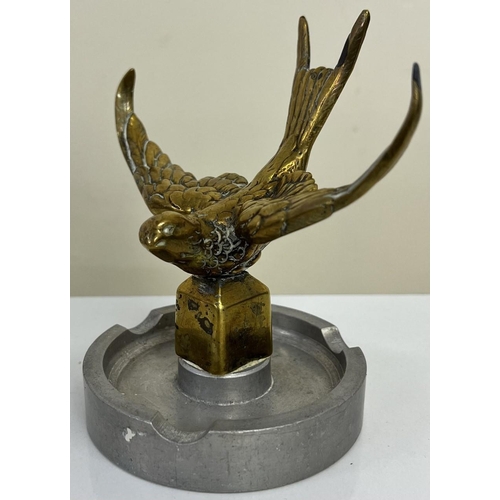 489 - An early 1930's Austin/Jaguar Swallow car mascot, converted into an ashtray.
Dimensions(cm) H12, W9,... 