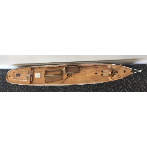 2499 - A large scale, wooden model hull of the Cutty Sark. Length 95cm.