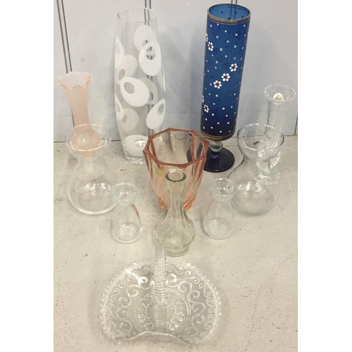 228 - A selection of decorative glassware. Eleven pieces in total.