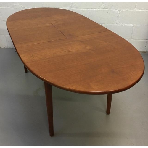 5 - A mid-century, Nathan teak extending dining table. Appears in an excellent condition, with no fading... 