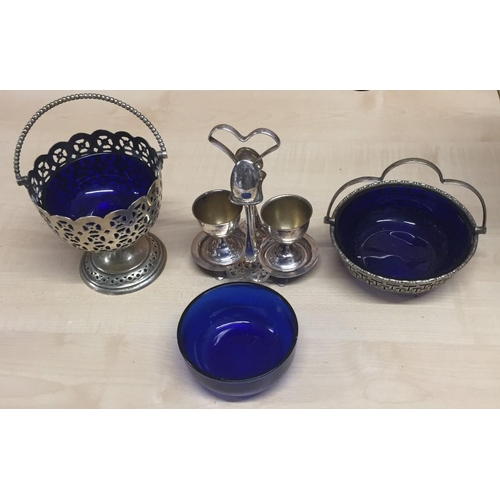 430 - A silver plate eggcups & stand set, together with 2 two bon bon dishes.