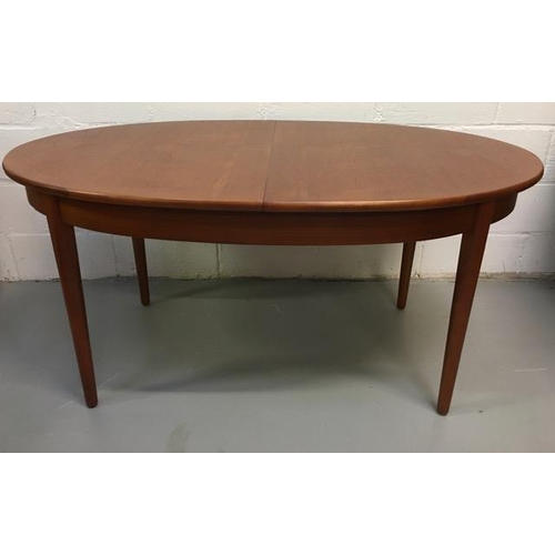 5 - A mid-century, Nathan teak extending dining table. Appears in an excellent condition, with no fading... 