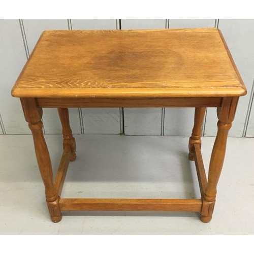 3 - A vintage side table.
Dimensions(cm) H46, W50, D34.