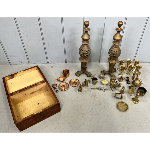 470 - A mixed lot of decorative brassware & copper, together with a wooden box.