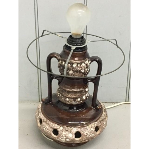 806 - A vintage, ceramic lamp base, without shade.
Tested & appears in full working order.