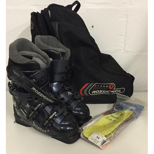 753 - A pair of Rossignol ski boots, with bag.