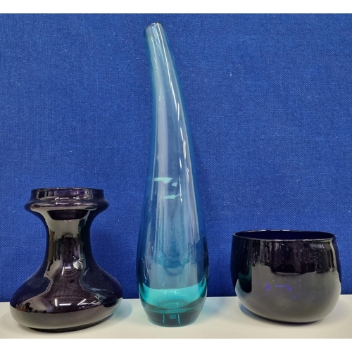 222 - Three items of collectable glass, to include a 'Bristol blue' finger bowl with a smooth pontil, amet... 