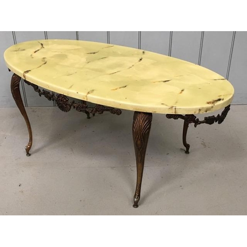 17 - A marble-effect reproduction coffee table. Dimensions(cm) H40, W94, D47.