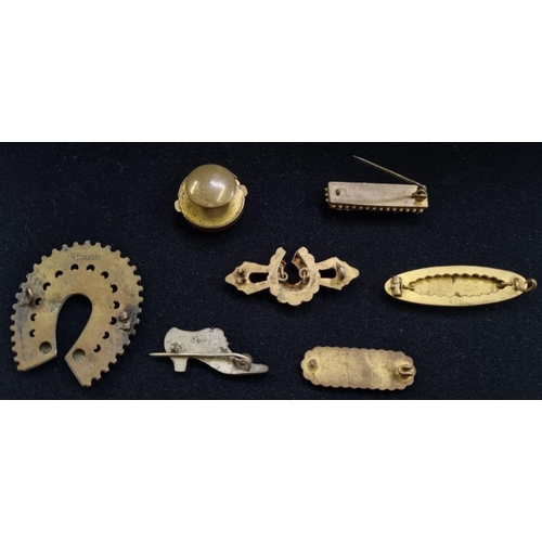 411 - A mixed lot of antique 'crafting' jewellery, mostly brooches. Includes a 'Mother' brooch with rose g... 