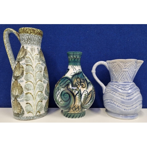 495A - A small collection of highly collectable, mid-century, decorative ceramics. Consists of a blue-mark ... 