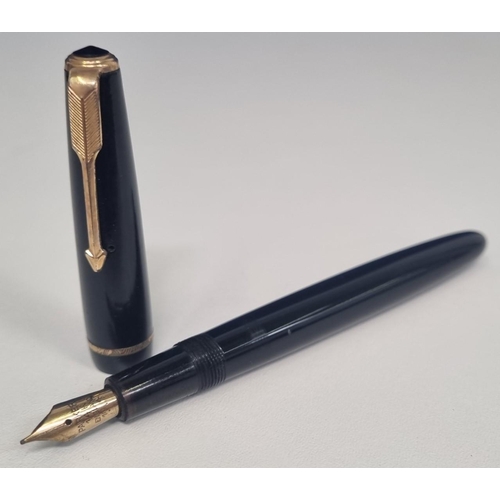 648 - A vintage 'Parker' 'Duofold' black fountain pen, with a '14ct' solid yellow gold nib. Rolled gold ba... 