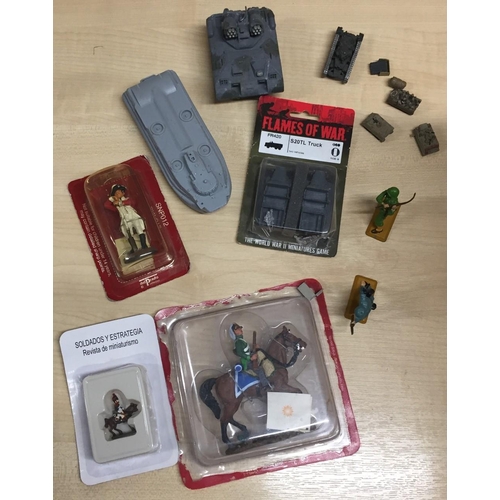 1922 - A collection of cast metal military miniatures, including items from del Prado & Battlefront miniatu... 