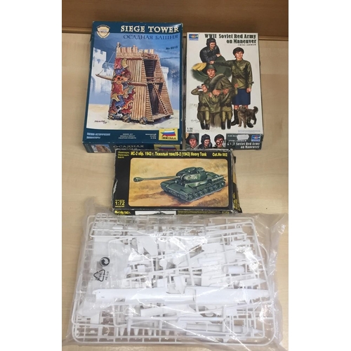 1811 - Vintage plastic model kits. Includes Siege Tower, WW11 Soviet Red Army on Maneuver, Heavy Tank & ano... 