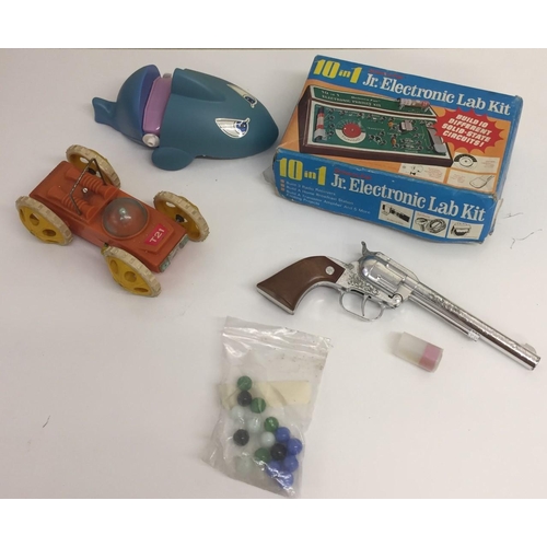 1813 - A mixed lot of vintage toys, including 10 in 1 Jr Electronic Lab Kit, T21 Racing Car, Crescent Toy C... 