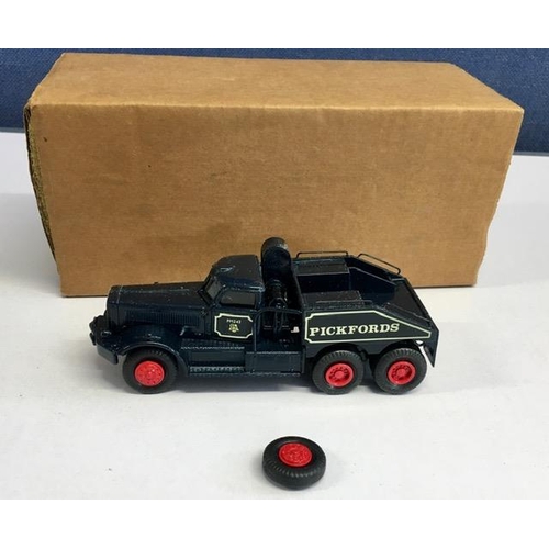 2356 - Very rare Sun Motor Company 128 1:48 Scale Diamond T Heavy Haulage Tractor - 'Pickfords'.